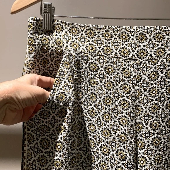 Max Studio designed pants🫶🏻 - Picture 3 of 8